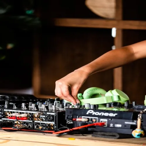 ریمیکس دلم هرشب میشه تنگ تر بیا اهنگ ترند شده اینستا 320 ریمیکس دلم هرشب میشه تنگ تر بیا اهنگ ترند شده اینستا 320