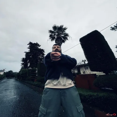 دانلود آهنگ دستبند نزن بهشون داداشا تقصیری ندار گردن من هشون (ریمیکس) گاد پوری  طولانی و یکجا zip کیفیت 320